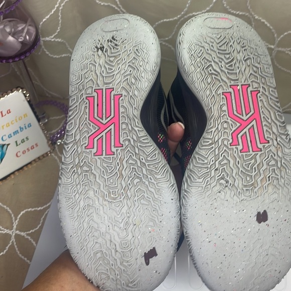 Nike‎ Kyrie 7 " Pixel Camo" size 5 Y - Picture 9 of 10